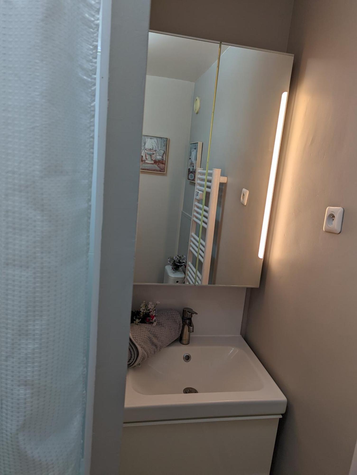 פריז Charming Studio With Eiffel View מראה חיצוני תמונה