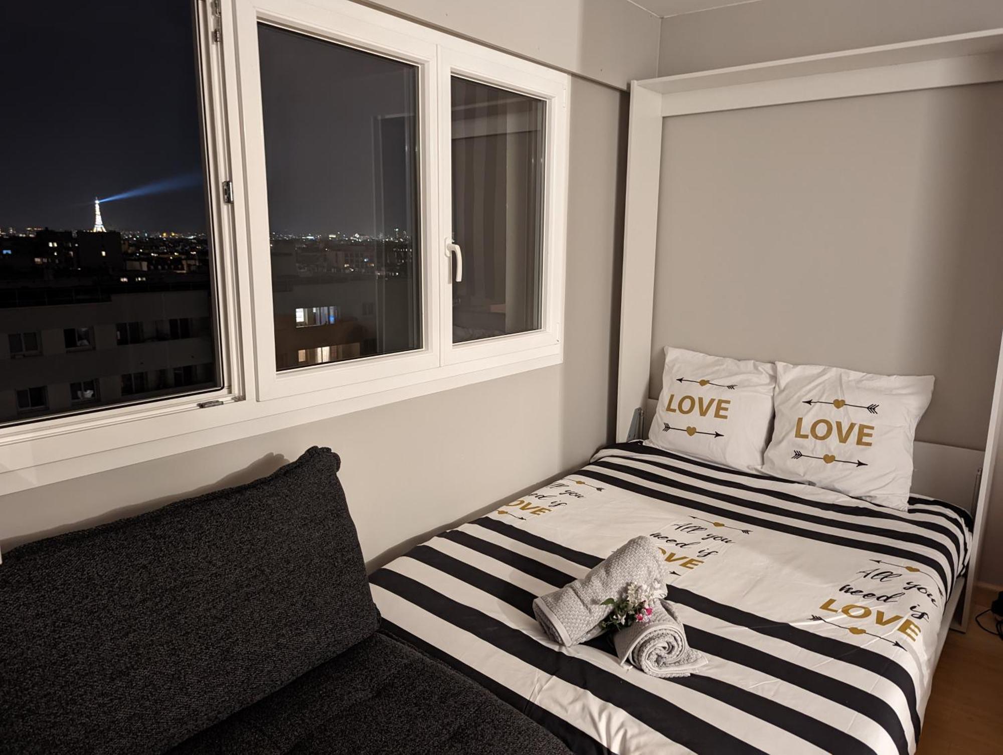 פריז Charming Studio With Eiffel View מראה חיצוני תמונה